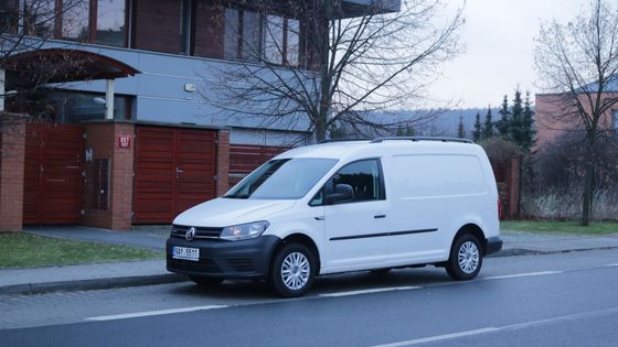 Když jeden kilometr stojí jen korunu. Volkswagen Caddy na zemní plyn láká šetřílky