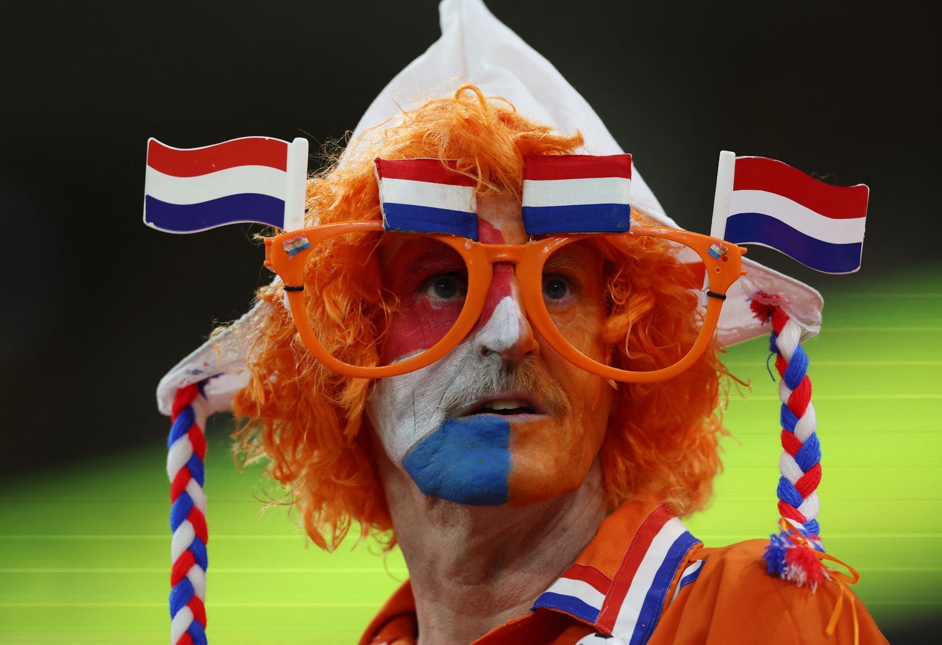 Nizozemský fanoušek v zápase MS 2022 Senegal - Nizozemsko