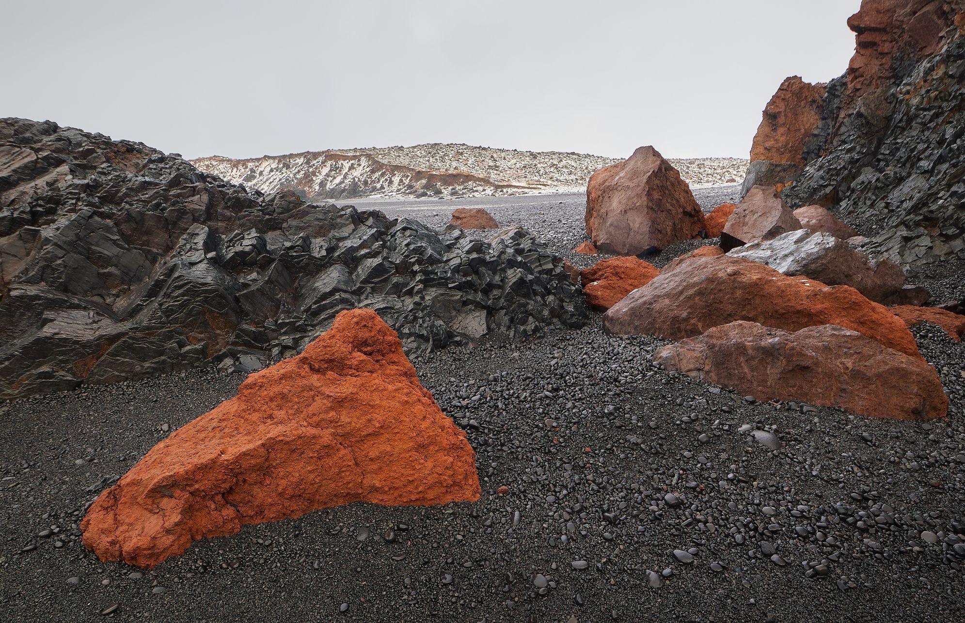FOTO: Krásy Islandu objektivem fotografa Marka Ondráčka, Dvě tváře Islandu: Fotograf Ondráček o boji s živly a polární září, Magazín, fotogalerie