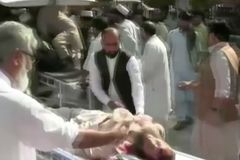 Při úterním atentátu na východě Afgánistánu zahynulo 68 lidí, dalších 165 je zraněno