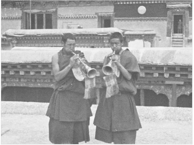 Fotografie z knihy Tibet - země, kde lidé dohánějí celé tisíciletí jediným skokem Jana Vinaře, která vyšla s odborným doslovem.