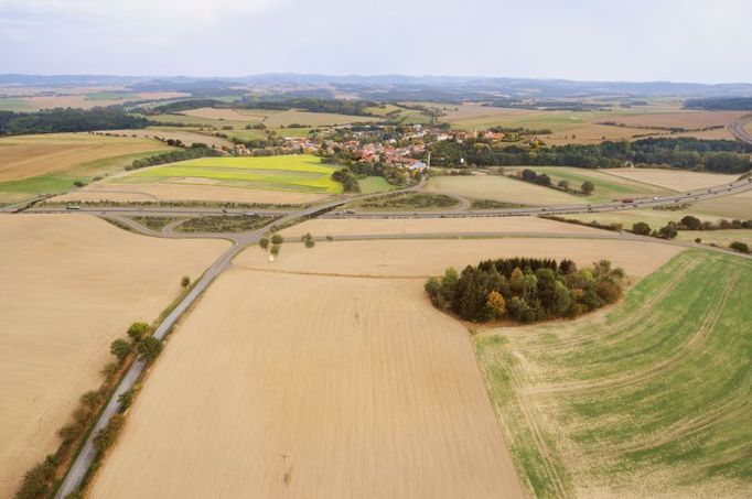 Mimoúrovňová křižovatka u Maršovic