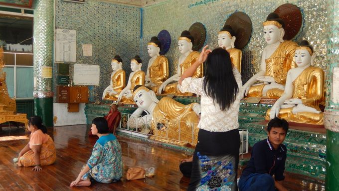 Buddhismus je důležitou součástí života většiny Barmánců.