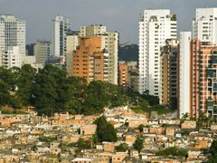 nektěrá místa Sao Paula zřetelně ilustrují zdejší sociální nerovnosti