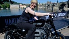 Karla Šlechtová motocykl Harley-Davidson