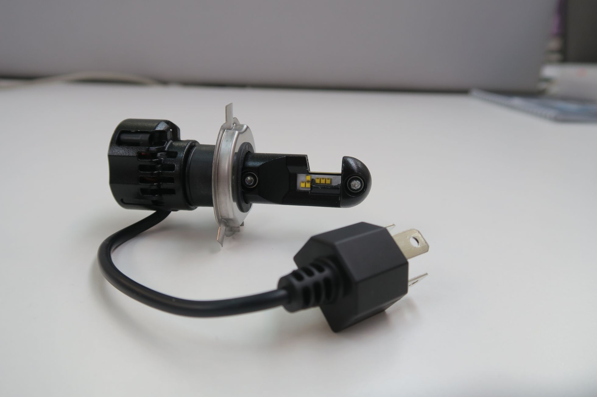 Světlomet LED náhrada H4 Osram