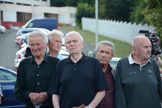 S Josefem Masopustem se přišel rozloučit i bývalý náčelník Dukly a šéf československé fotbalové asociace Rudolf Kocek