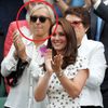 Meghan a Kate si vyrazily na Wimbledon. Fandila s nimi i Martina Navrátilová