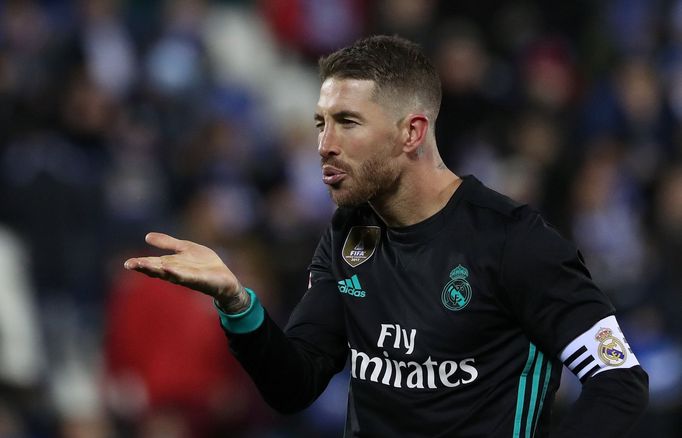 Sergio Ramos slaví třetí gól z penalty v zápase 16. kole španělské ligy mezi Leganés a Realem Madrid.