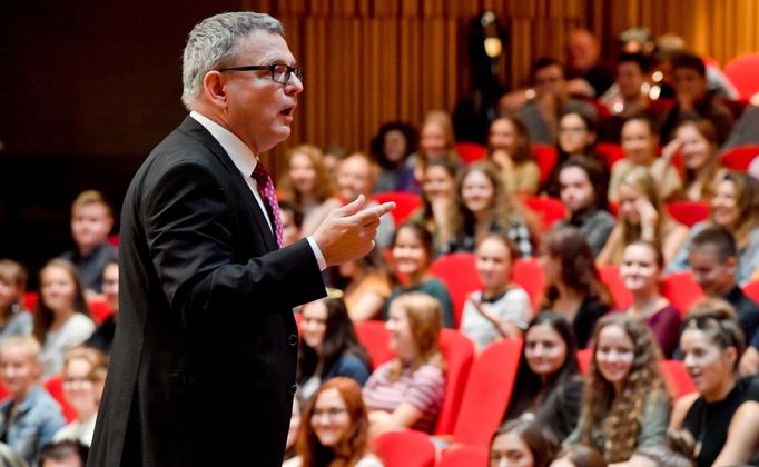 Ministr kultury Lubomír Zaorálek se dnes zúčastnil slavnostního zahájení nového školního roku na Pražské konzervatoři.