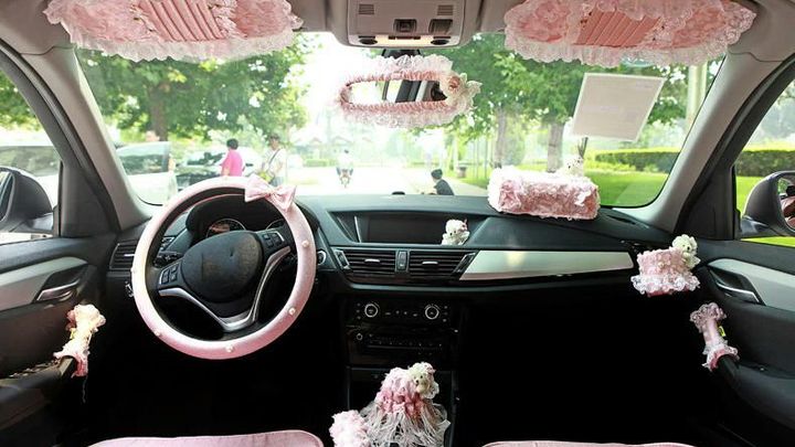 Třináct tipů, jak si vyšperkovat auto a zničit image. Stačí pár bizarních doplňků; Zdroj foto: Aliexpress