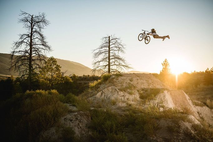 Nejlepší akční cyklistické fotky roku 2016: Red Bull Illume