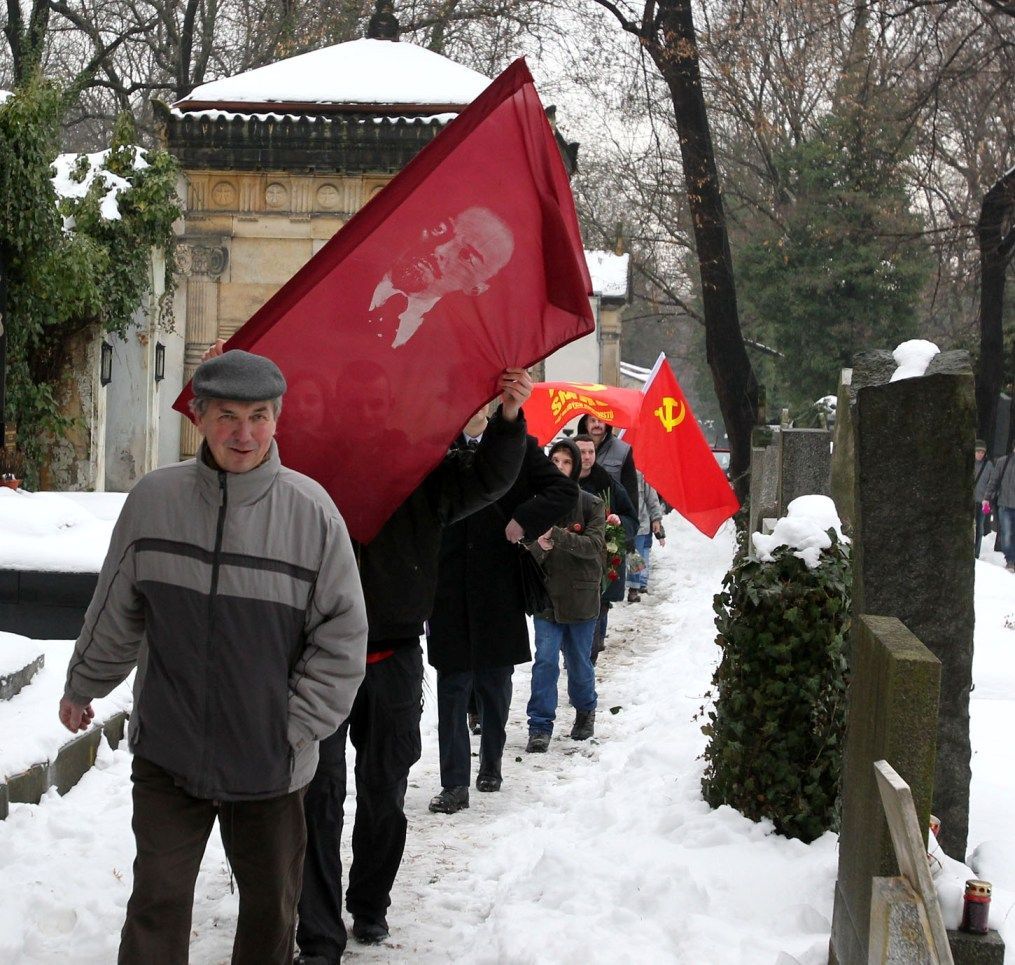 Komunisté se poklonili Gottwaldovi