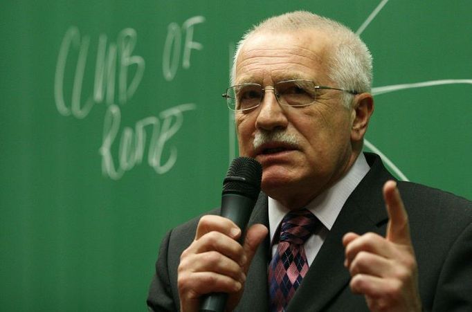 Václav Klaus při besedě na Západočeské univerzitě.