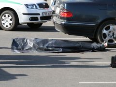 Oběť stalkingu a pak i oběť vraždy. Pětadvacetiletí žena zastřelená v Praze - Štěrboholích.