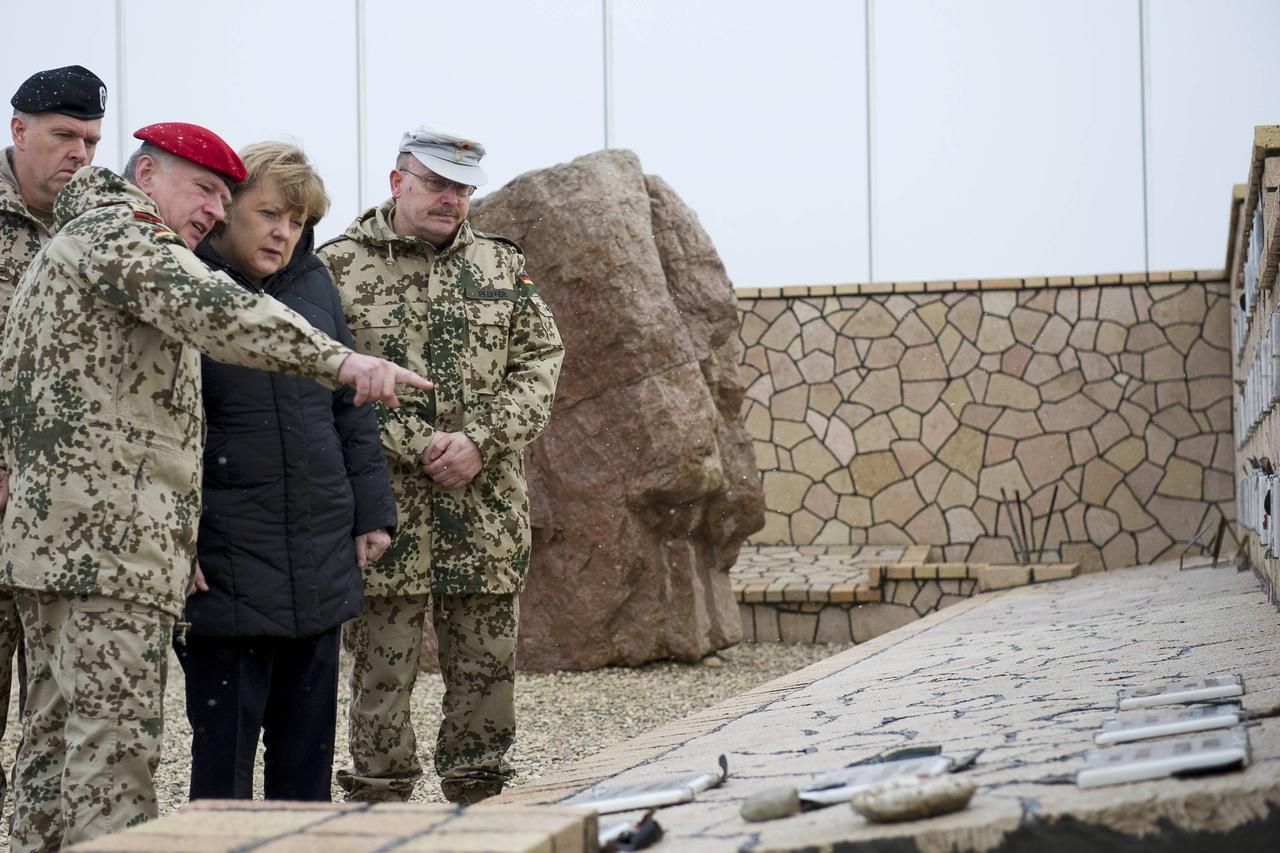 Angela Merkelová přiletěla na nečekanou návštěvu do Afghánistánu