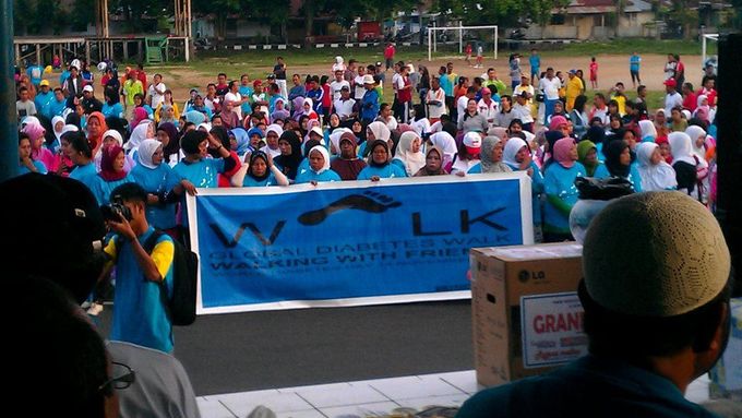 Pochod proti diabetu se koná na celém světě, například i v Indonésii (snímek ze Severních Molluk, 11.11. 2011