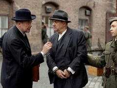 Z filmu Quisling - Poslední dny s G. B. Eidsvoldem v hlavní roli.