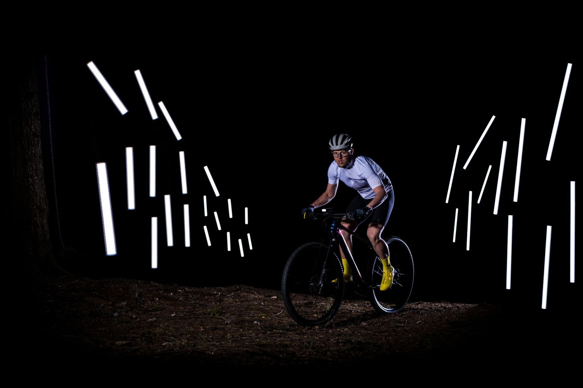 Jaroslav Svoboda: fotografický projekt Dark Ride, cyklistika, MTB, Vysočina Aréna