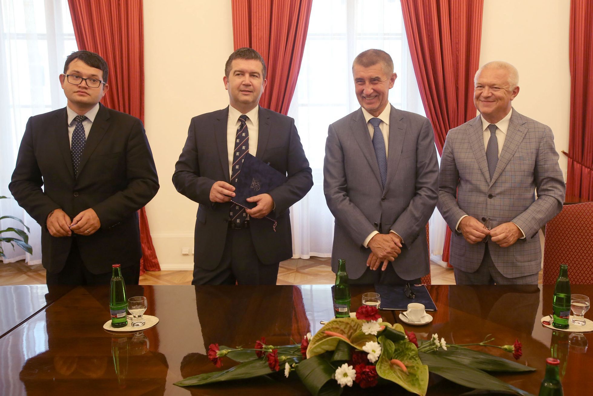Podpis koaliční smlouvy mezi ANO a ČSSD