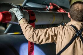 Obrazem: Nebe nad Damaškem ozářily rakety. Bleskový úder spojenců na Sýrii trval asi hodinu