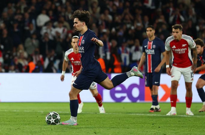 Neproměněná penalta Vitinhy v odvetě semifinále LM PSG - Arsenal