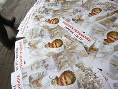 Plakáty s Julijí Tymošenkovou na ulici v Kyjevě.