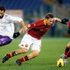 AS Řím - Fiorentina: Francesco Totti a Mattia Cassani