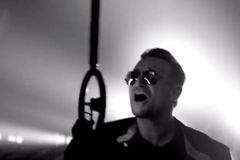 VIDEO Poslechněte si nový song U2. A přispějte na charitu!