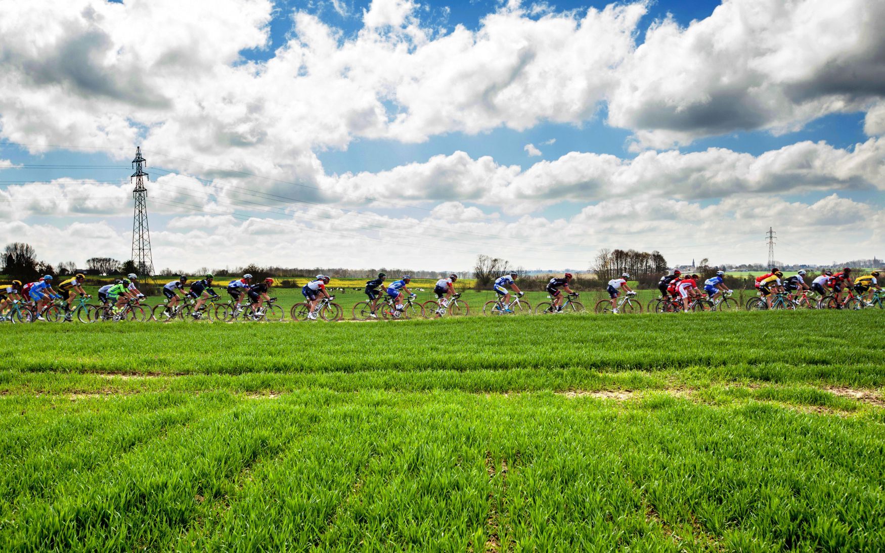 Cyklistika Paříž Roubaix nebe
