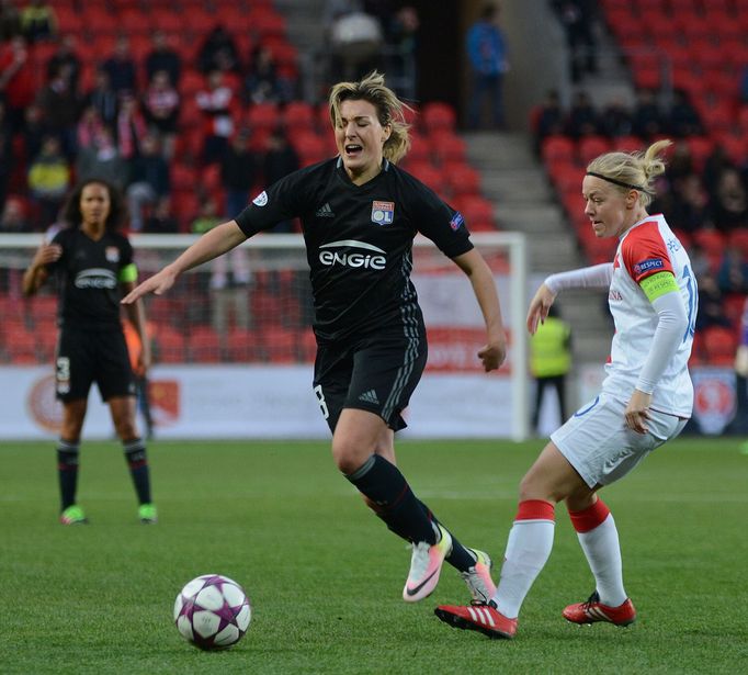 LM, Slavia-Lyon: Claire Lavogezová