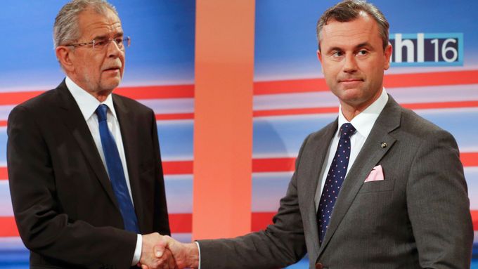 Kandidáti na rakouského prezidenta van Bellen a Hofer