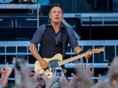 Bruce Springsteena zažili Češi naposledy roku 2012 v pražském Edenu.