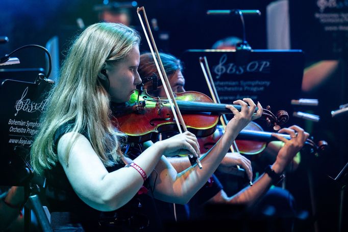 Vystoupení kapely Cult of Fire s Bohemian Symphony Orchestra Prague, kteří společně vzdali hold Bedřichu Smetanovi na festivalu Brutal Assault.