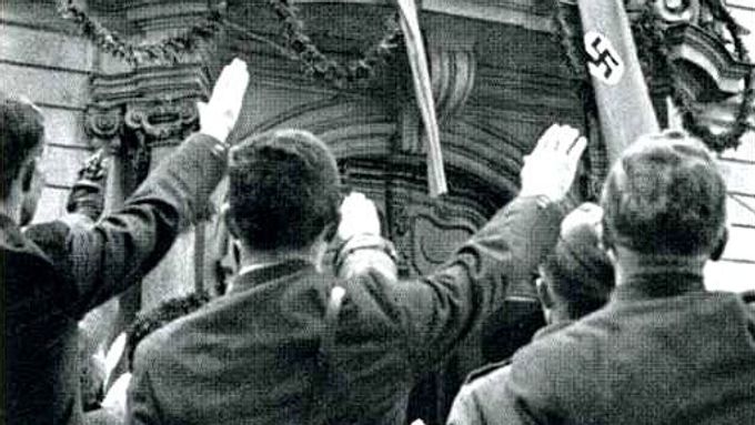 Zastánci Adolfa Hitlera v Brně.