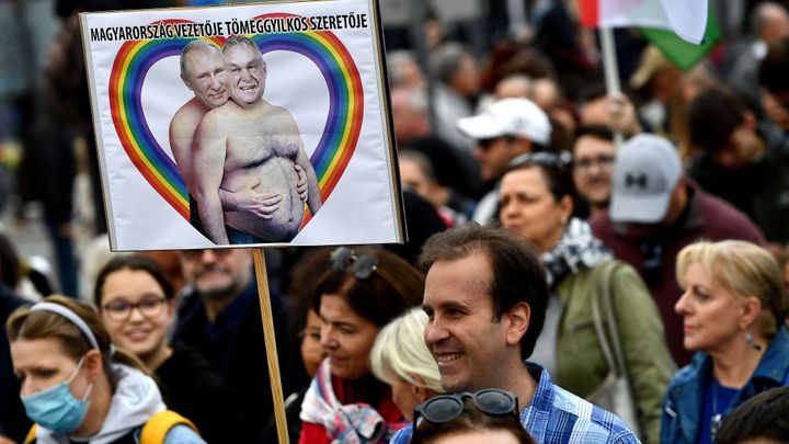 "Nedokážeme nic ušetřit". Tisíce lidí v Budapešti protestovaly proti růstu cen; Zdroj foto: Reuters
