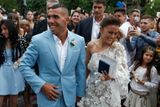 Fotbalový útočník Carlos Tévez si vzal Vanesa Mansillaovou. Svatba proběhla v rodné Argentině.