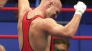 Český boxer Rudolf Kraj slaví stříbrnou medaili v polotěžké váze na LOH 2000 v Sydney.