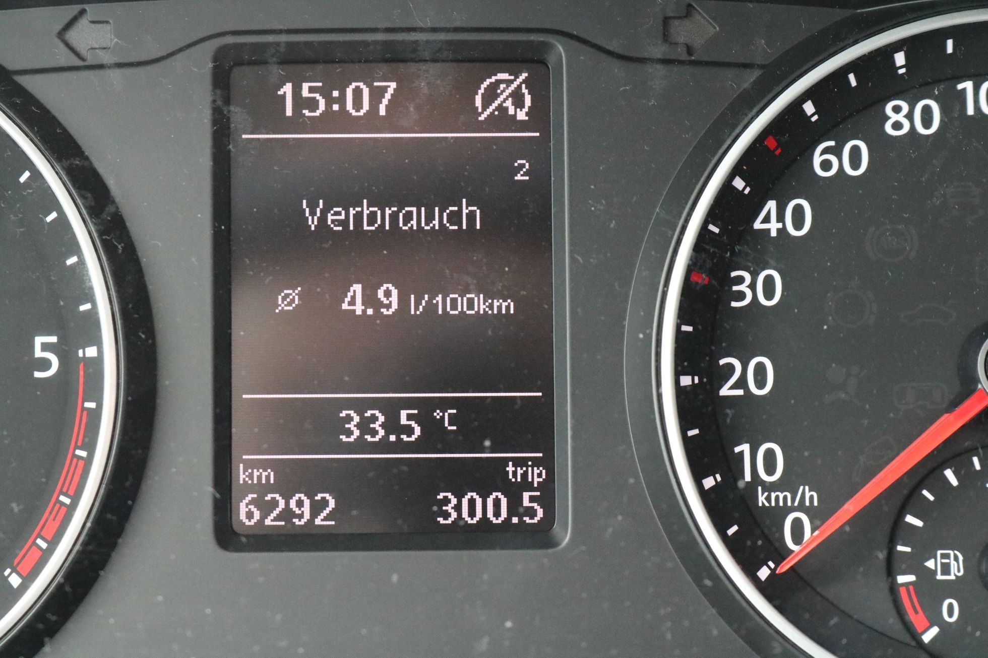 Volkswagen Transporter - test spotřeby - displej