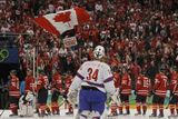 Kanada slaví první vítězství na turnaji.