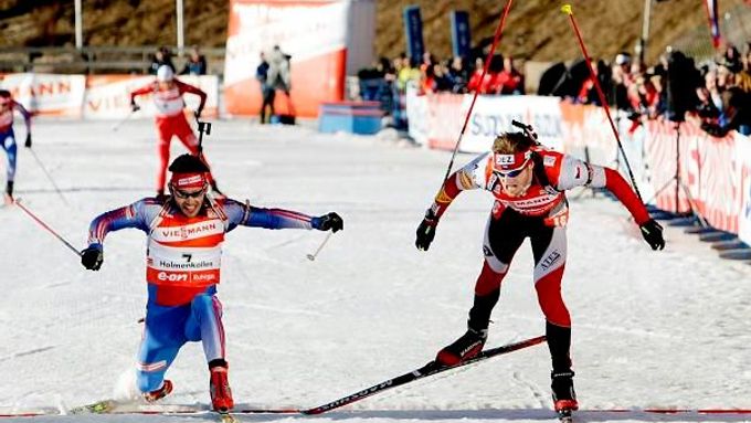 Michal Šlesingr (vpravo) při napínavém finiši v Holmenkollenu
