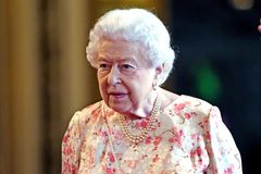 Nejdelší schůze britského parlamentu za tři století končí, královna schválila pauzu
