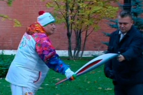 Připalování olympijské pochodně v Moskvě