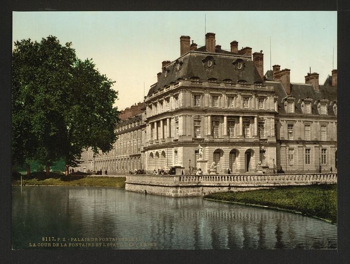 Zámky Versailles a Fontainebleau na 120 let starých fotkách