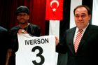 "Je nadšený, má radost, že o něj v Turecku stojí," řekl Iversonův agent Gary Moore.
