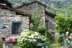 Italové rozprodávají středověké vesnice. Dům v malebné krajině stojí méně než byt na okraji Prahy