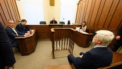 Generál ve výslužbě Vladimír Halenka (vlevo) Vpravo prezident Petr Pavel