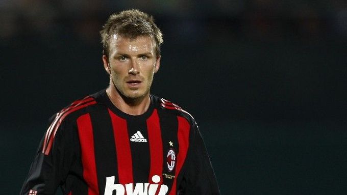David Beckham debutoval v dresu AC Milán