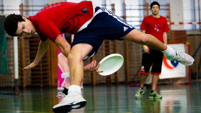 Pavel Baranyk, česká hvězda disciplíny freestyle frisbee.