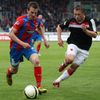 Fotbal, Gambrinus liga, Plzeň - Slavia Praha: Vladimír Darida - David Hubáček